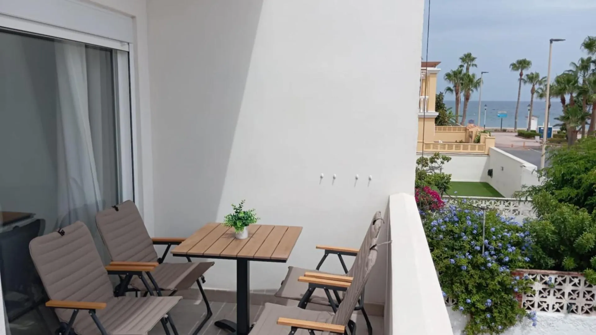 Apartamentos Playa Romanilla ロケタス・デ・マル スペイン